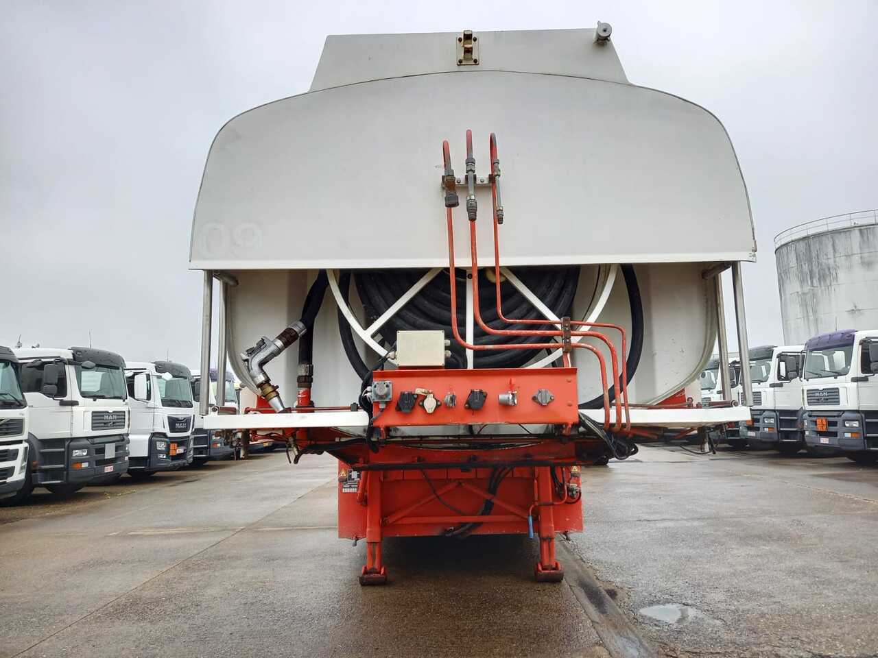 Stokota - Полуприцеп-цистерна: фото 4 Stokota - Полуприцеп-цистерна: фото 4