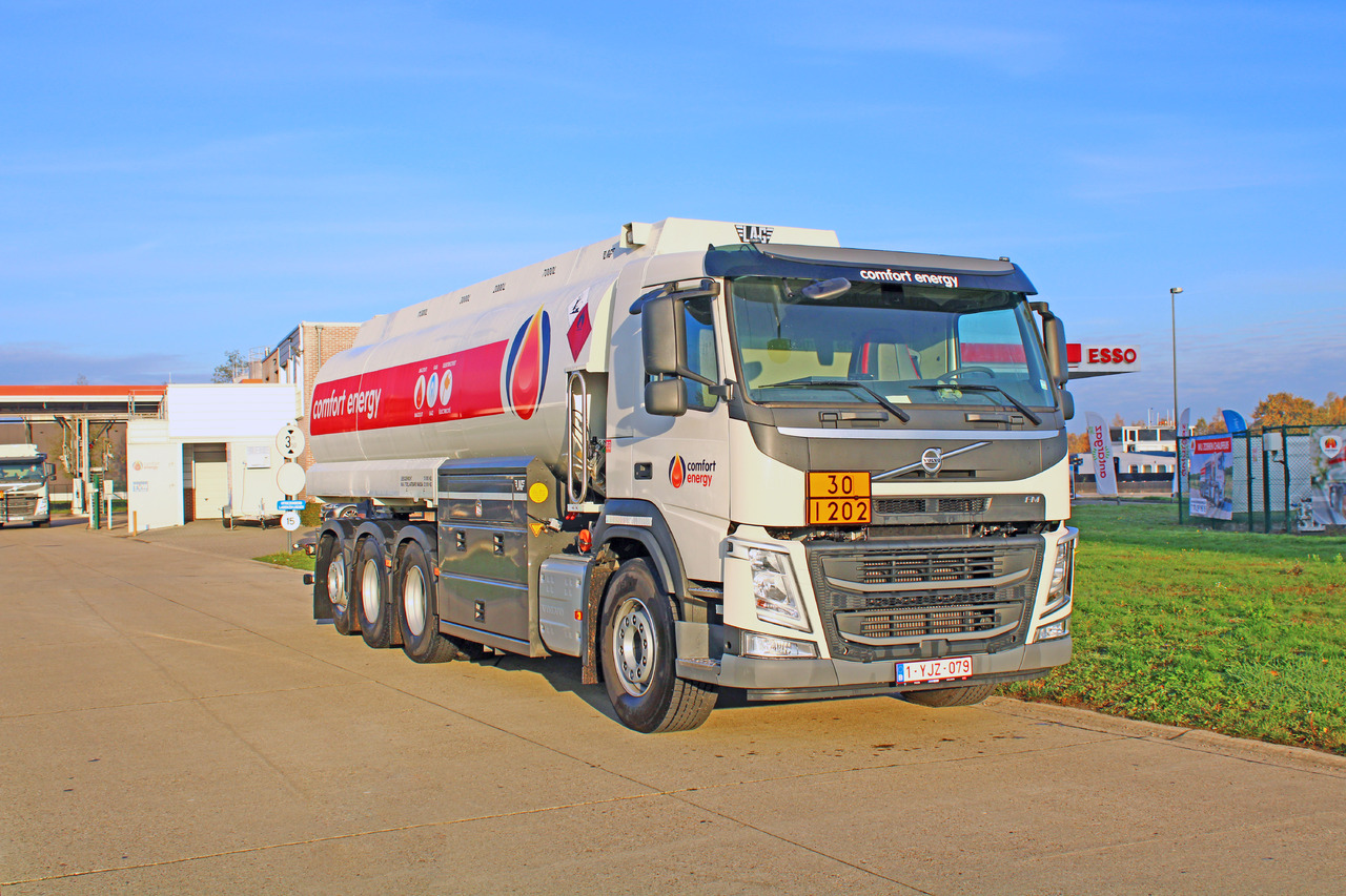 Грузовик-цистерна VOLVO FM: фото 5