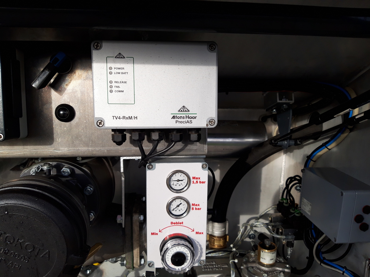 Грузовик-цистерна VOLVO FM: фото 6