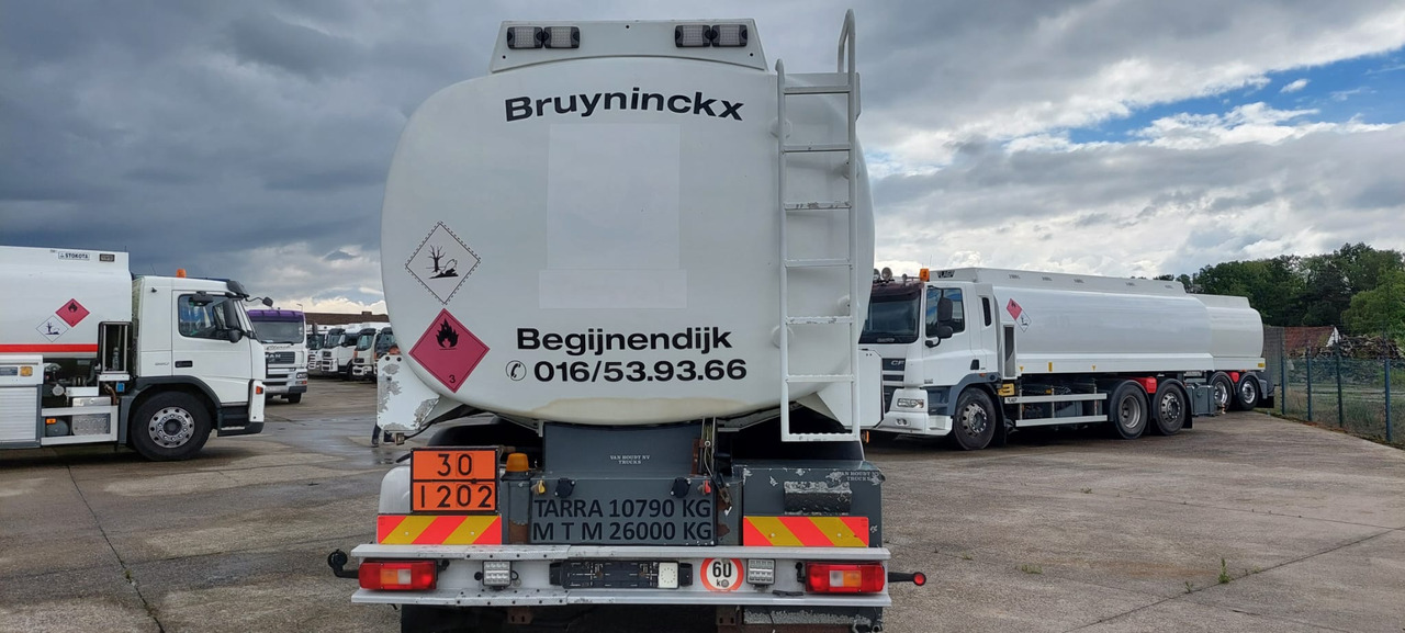 Грузовик-цистерна VOLVO FM: фото 8