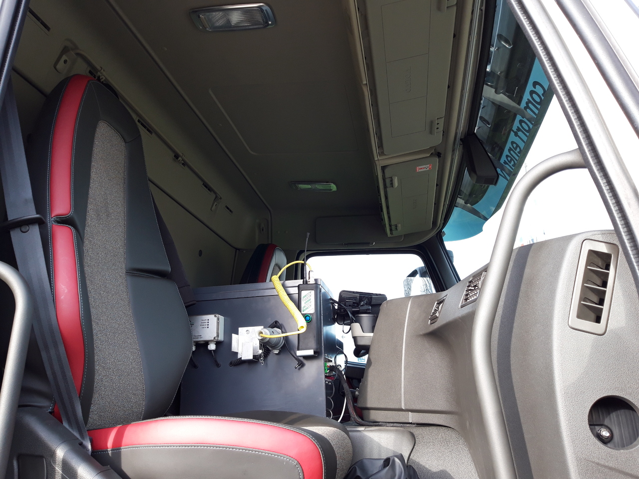 Грузовик-цистерна VOLVO FM: фото 10