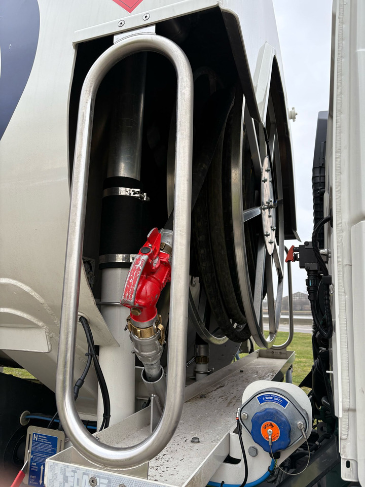 VOLVO FM380 - Грузовик-цистерна: фото 2 VOLVO FM380 - Грузовик-цистерна: фото 2