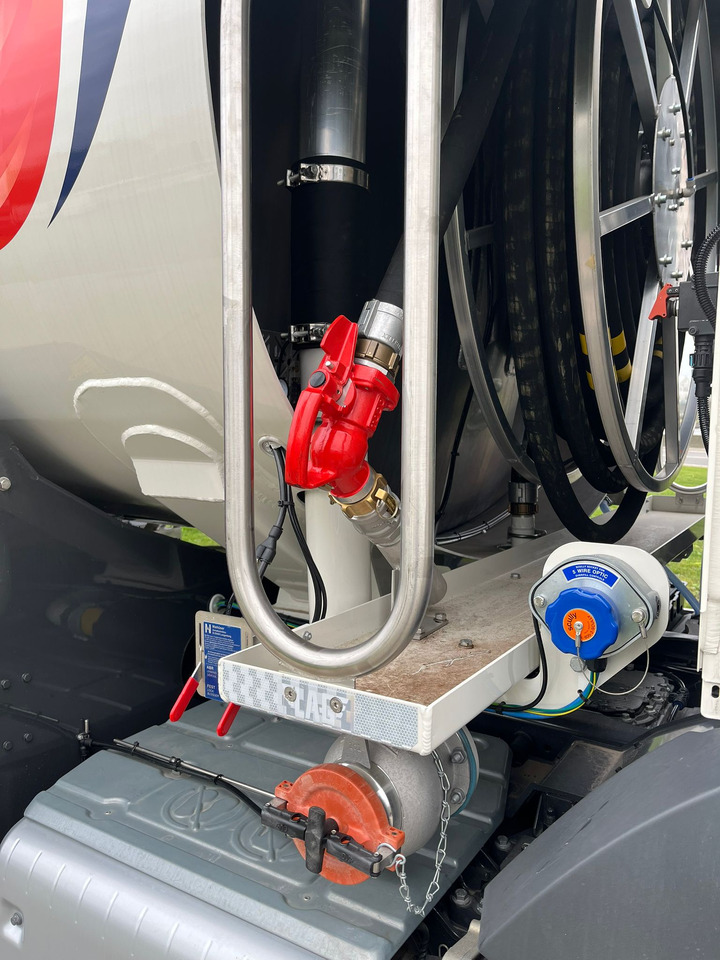 VOLVO FM380 - Грузовик-цистерна: фото 2 VOLVO FM380 - Грузовик-цистерна: фото 2