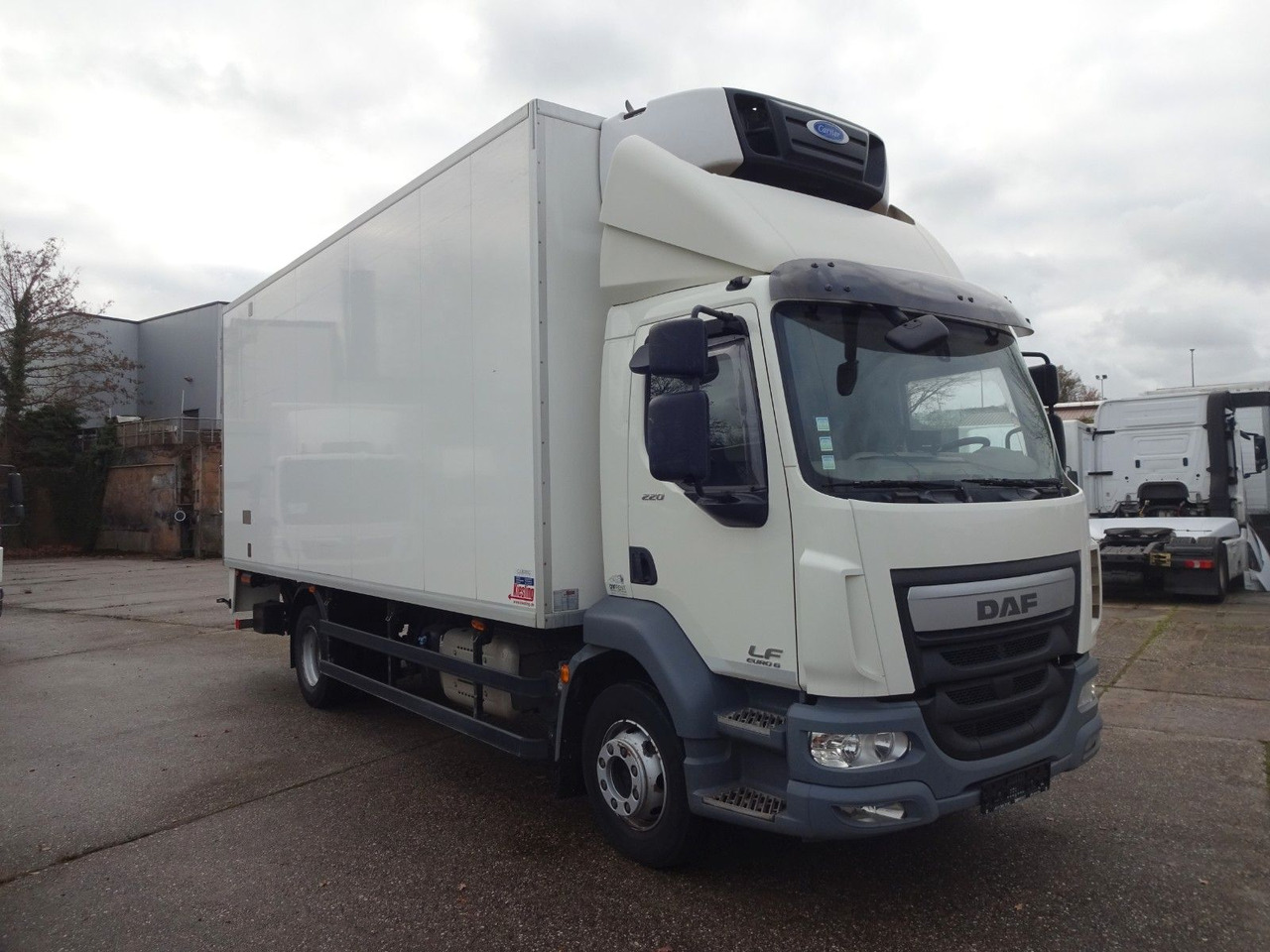DAF LF 220, 16 T, LBW, Türen, Klima, Automat, Kamera - Грузовик с закрытым кузовом: фото 1 DAF LF 220, 16 T, LBW, Türen, Klima, Automat, Kamera - Грузовик с закрытым кузовом: фото 1