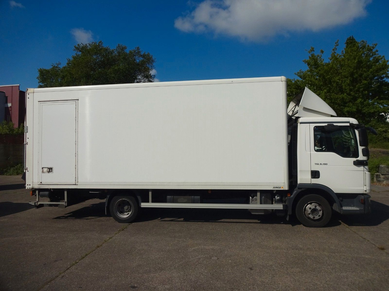 MAN MAN TGL 8.190, Koffer, LBW, Kamera, Luft, AHK - Грузовик с закрытым кузовом: фото 4 MAN MAN TGL 8.190, Koffer, LBW, Kamera, Luft, AHK - Грузовик с закрытым кузовом: фото 4