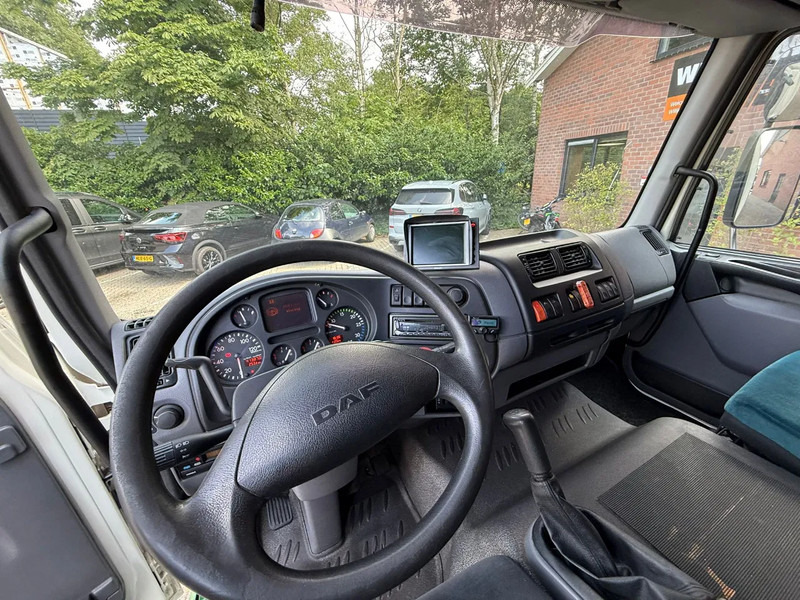 Грузовик с закрытым кузовом DAF LF 45.220 Laadklep/LBW Zijdeur Airco Slaapcabine AHK: фото 11