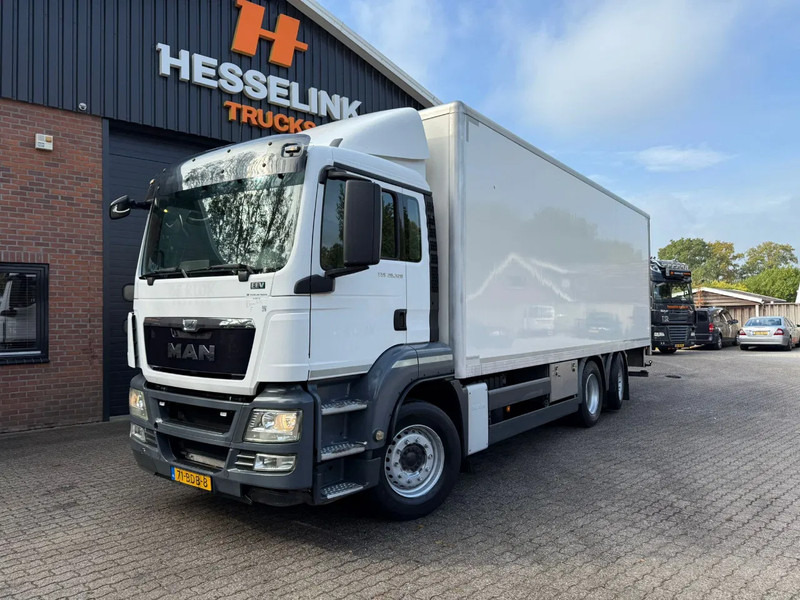 MAN TGS 26.320 Koffer Stuuras AHK 3.000KG LBW 353.980KM! NL Truck APK/TUV 11-03-2026 - Грузовик с закрытым кузовом: фото 1 MAN TGS 26.320 Koffer Stuuras AHK 3.000KG LBW 353.980KM! NL Truck APK/TUV 11-03-2026 - Грузовик с закрытым кузовом: фото 1