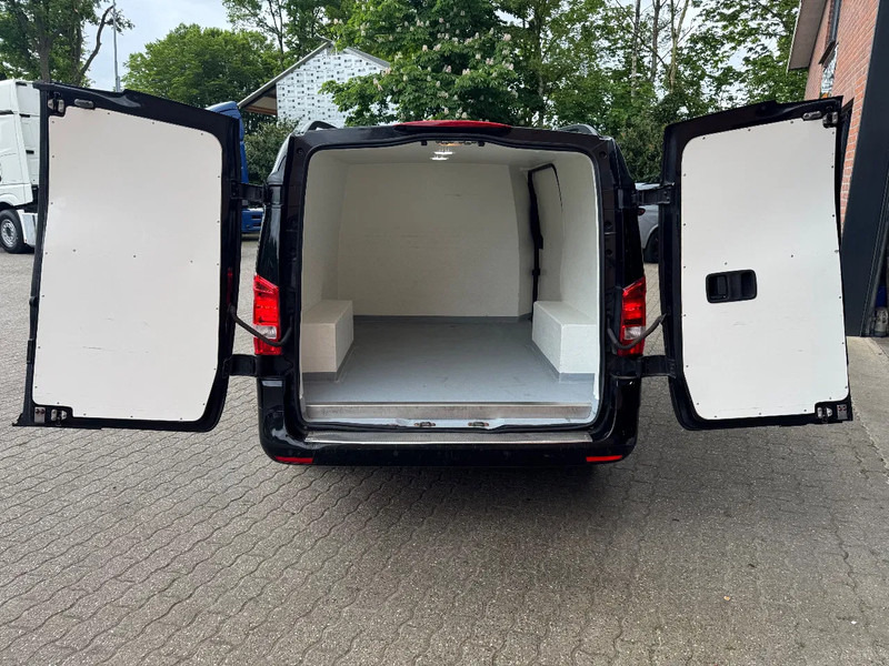 Mercedes-Benz Vito 114 CDI AUT Lang Airco Navi Leder Isolierte kasten APK 02/2026 261.710KM - Легковой фургон: фото 5 Mercedes-Benz Vito 114 CDI AUT Lang Airco Navi Leder Isolierte kasten APK 02/2026 261.710KM - Легковой фургон: фото 5