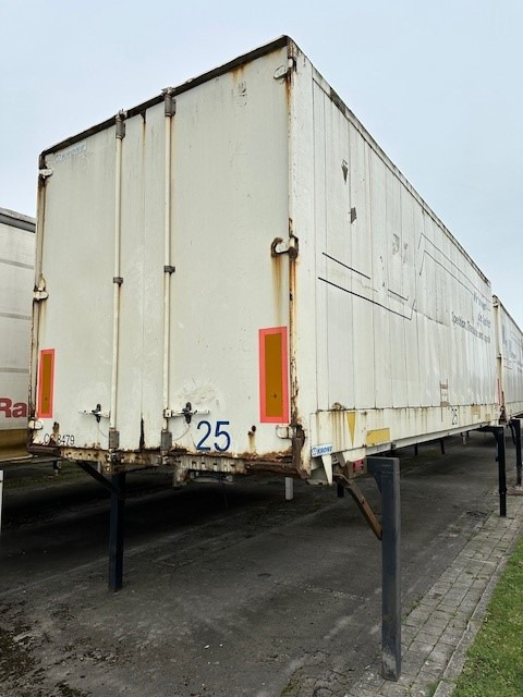 Krone BDF-System 7.45m, Heck Portaltüren, Doppelstock und Schlüssellochbleche - Сменный кузов - фургон: фото 3 Krone BDF-System 7.45m, Heck Portaltüren, Doppelstock und Schlüssellochbleche - Сменный кузов - фургон: фото 3