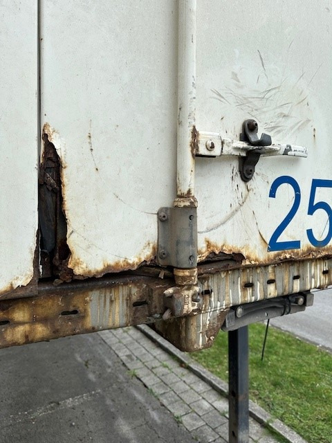 Krone BDF-System 7.45m, Heck Portaltüren, Doppelstock und Schlüssellochbleche - Сменный кузов - фургон: фото 5 Krone BDF-System 7.45m, Heck Portaltüren, Doppelstock und Schlüssellochbleche - Сменный кузов - фургон: фото 5