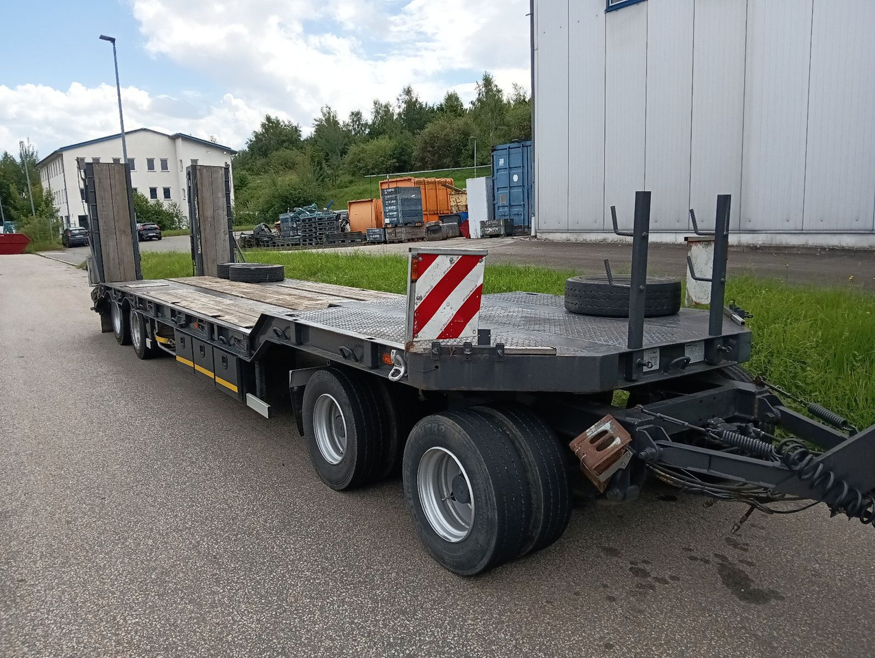 Fliegl 4-Achs Tieflader hydr.Rampe Blatt TopZustand TÜV - Низкорамный прицеп: фото 4 Fliegl 4-Achs Tieflader hydr.Rampe Blatt TopZustand TÜV - Низкорамный прицеп: фото 4