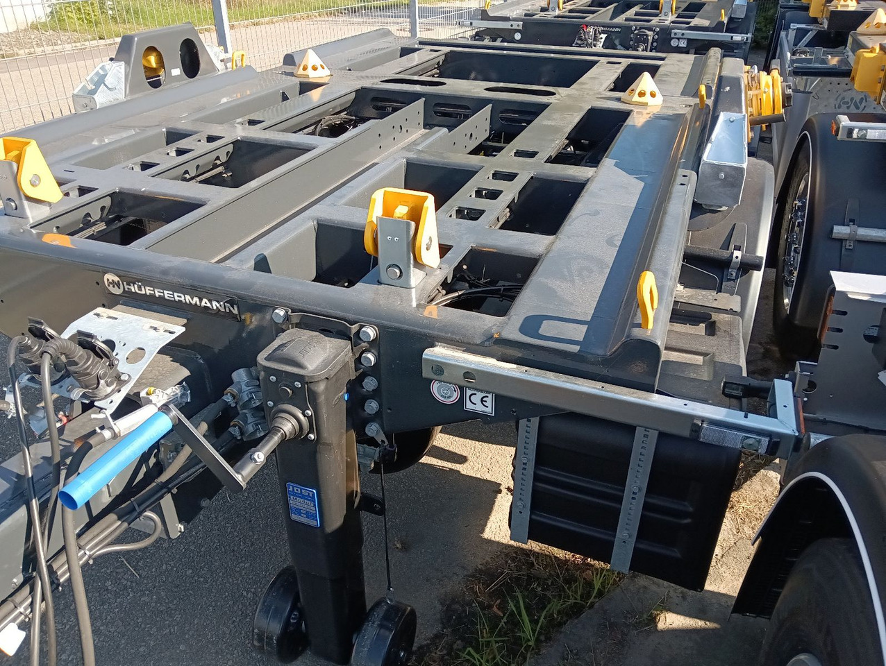 Hüffermann 2-A-MINI-CARRIER SAFETYFIX VERZINKT NEU TOP-PREI - Прицеп мультилифт/ Бункеровоз: фото 4 Hüffermann 2-A-MINI-CARRIER SAFETYFIX VERZINKT NEU TOP-PREI - Прицеп мультилифт/ Бункеровоз: фото 4