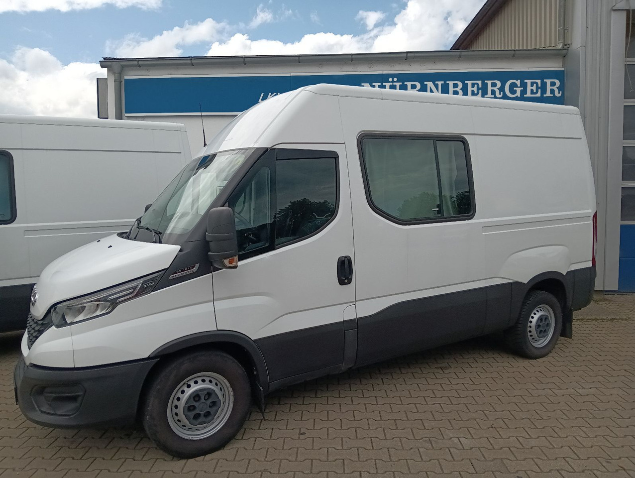 Цельнометаллический фургон Iveco Daily Kasten HKa 35S21 V WB3520 AHK, Standheizun: фото 9