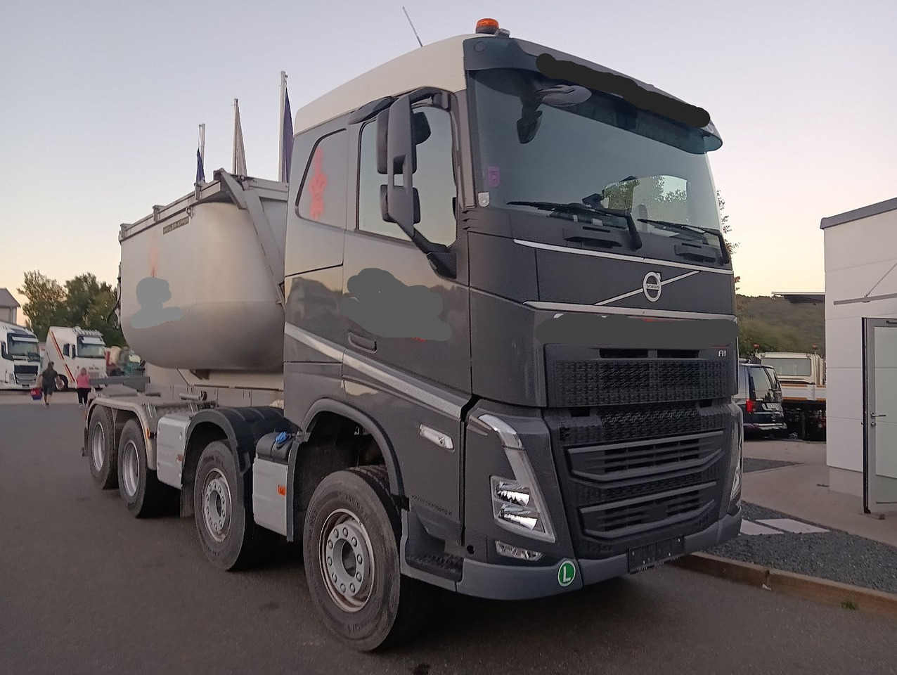 Volvo FH500 8x4R RETARDER LIFT MEILLER-Asphalt FunkAHK - Самосвал: фото 2 Volvo FH500 8x4R RETARDER LIFT MEILLER-Asphalt FunkAHK - Самосвал: фото 2