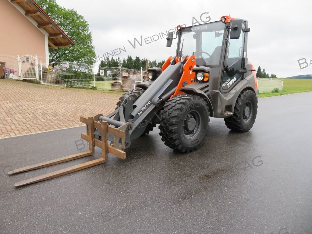 Hitachi ZW 95 - Колёсный погрузчик: фото 2 Hitachi ZW 95 - Колёсный погрузчик: фото 2