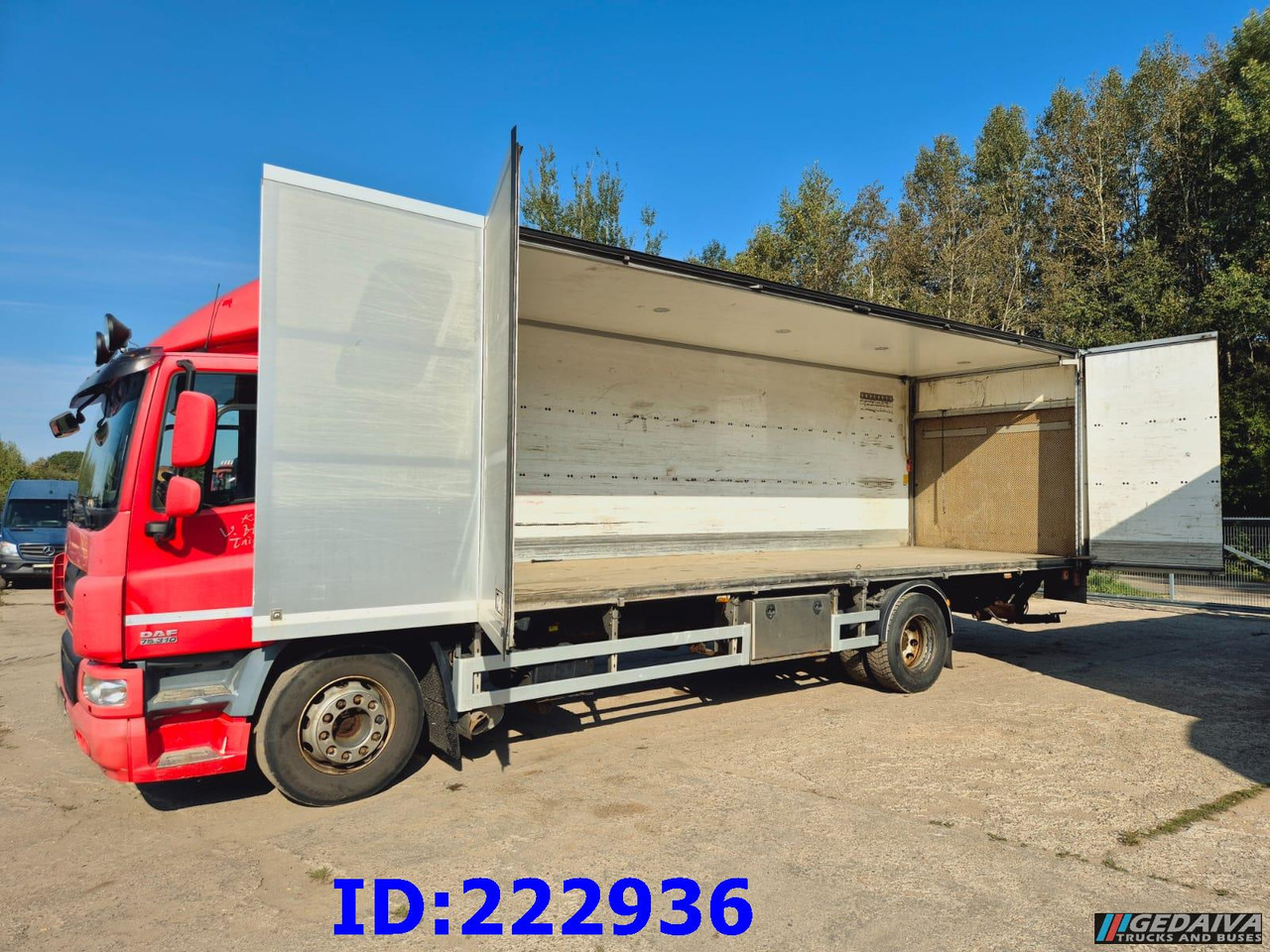 DAF CF 75.310 - Euro5 - Грузовик с закрытым кузовом: фото 2 DAF CF 75.310 - Euro5 - Грузовик с закрытым кузовом: фото 2