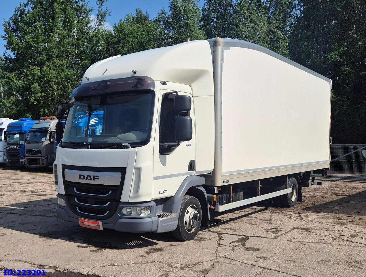 DAF LF 180 FA - Euro6 - Manual - Грузовик с закрытым кузовом: фото 1 DAF LF 180 FA - Euro6 - Manual - Грузовик с закрытым кузовом: фото 1