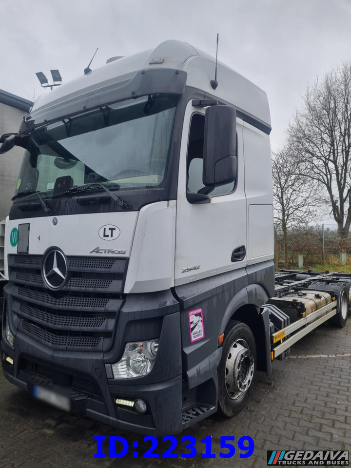 MERCEDES-BENZ Actros 2542 BDF 6x2 Euro6 - Грузовик-шасси: фото 2 MERCEDES-BENZ Actros 2542 BDF 6x2 Euro6 - Грузовик-шасси: фото 2