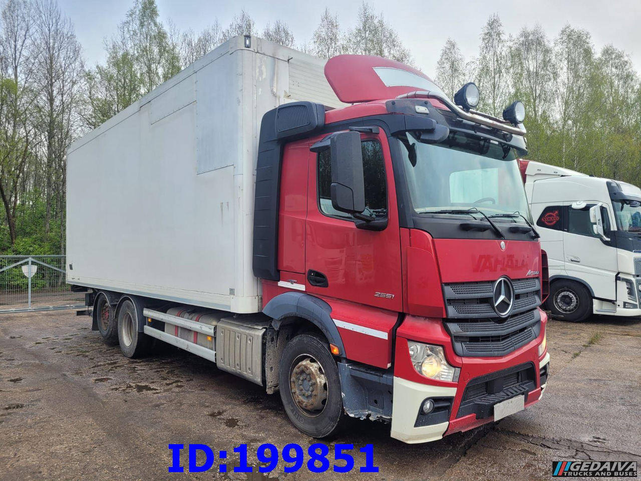 MERCEDES-BENZ Actros 2551 6x2 Euro5 - Грузовик с закрытым кузовом: фото 4 MERCEDES-BENZ Actros 2551 6x2 Euro5 - Грузовик с закрытым кузовом: фото 4