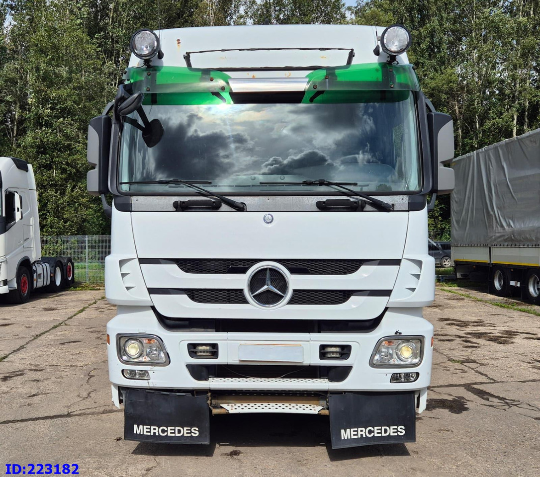 MERCEDES-BENZ Actros 2551 8x2 V8 Retarder - Крюковой мультилифт: фото 2 MERCEDES-BENZ Actros 2551 8x2 V8 Retarder - Крюковой мультилифт: фото 2