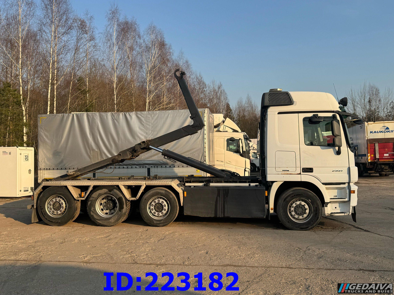MERCEDES-BENZ Actros 2551 8x2 V8 Retarder - Крюковой мультилифт: фото 5 MERCEDES-BENZ Actros 2551 8x2 V8 Retarder - Крюковой мультилифт: фото 5