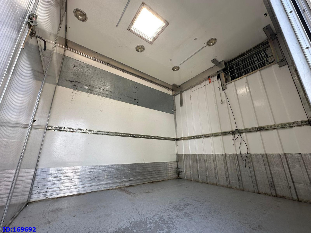 Рефрижератор MERCEDES-BENZ Atego 1218 - Euro5: фото 7 Рефрижератор MERCEDES-BENZ Atego 1218 - Euro5: фото 7