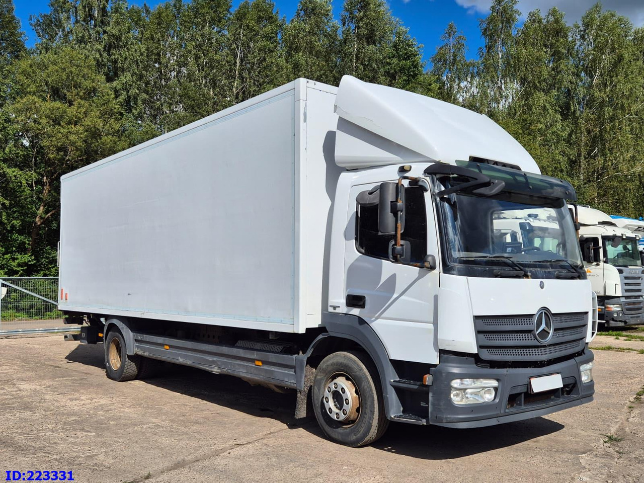 MERCEDES-BENZ Atego 1221 Euro6 (Open side box) - Изотермический грузовик: фото 4 MERCEDES-BENZ Atego 1221 Euro6 (Open side box) - Изотермический грузовик: фото 4