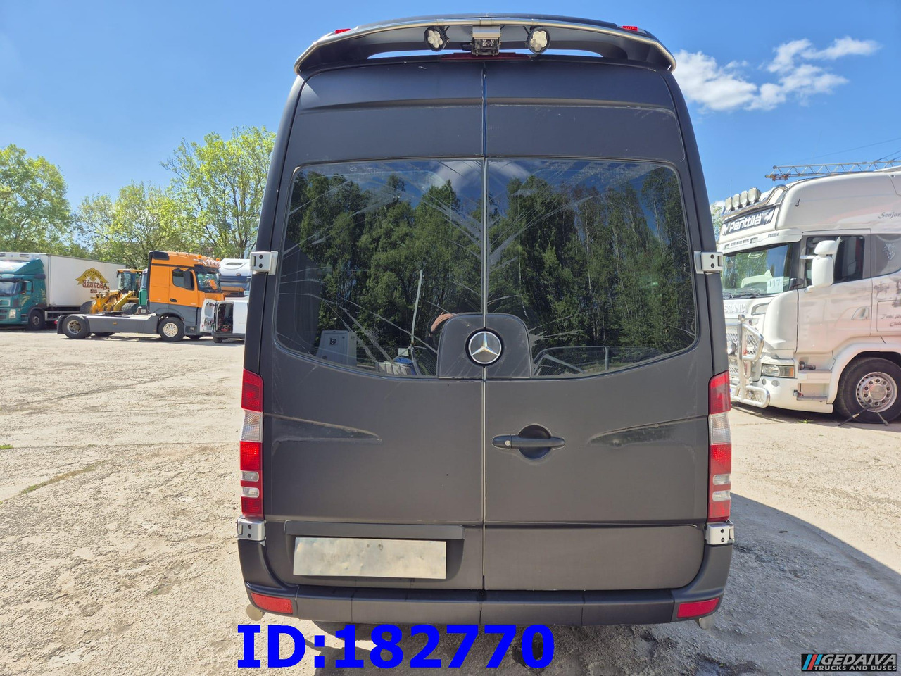 MERCEDES-BENZ Sprinter 319 VIP Euro5 - Туристический автобус: фото 5 MERCEDES-BENZ Sprinter 319 VIP Euro5 - Туристический автобус: фото 5