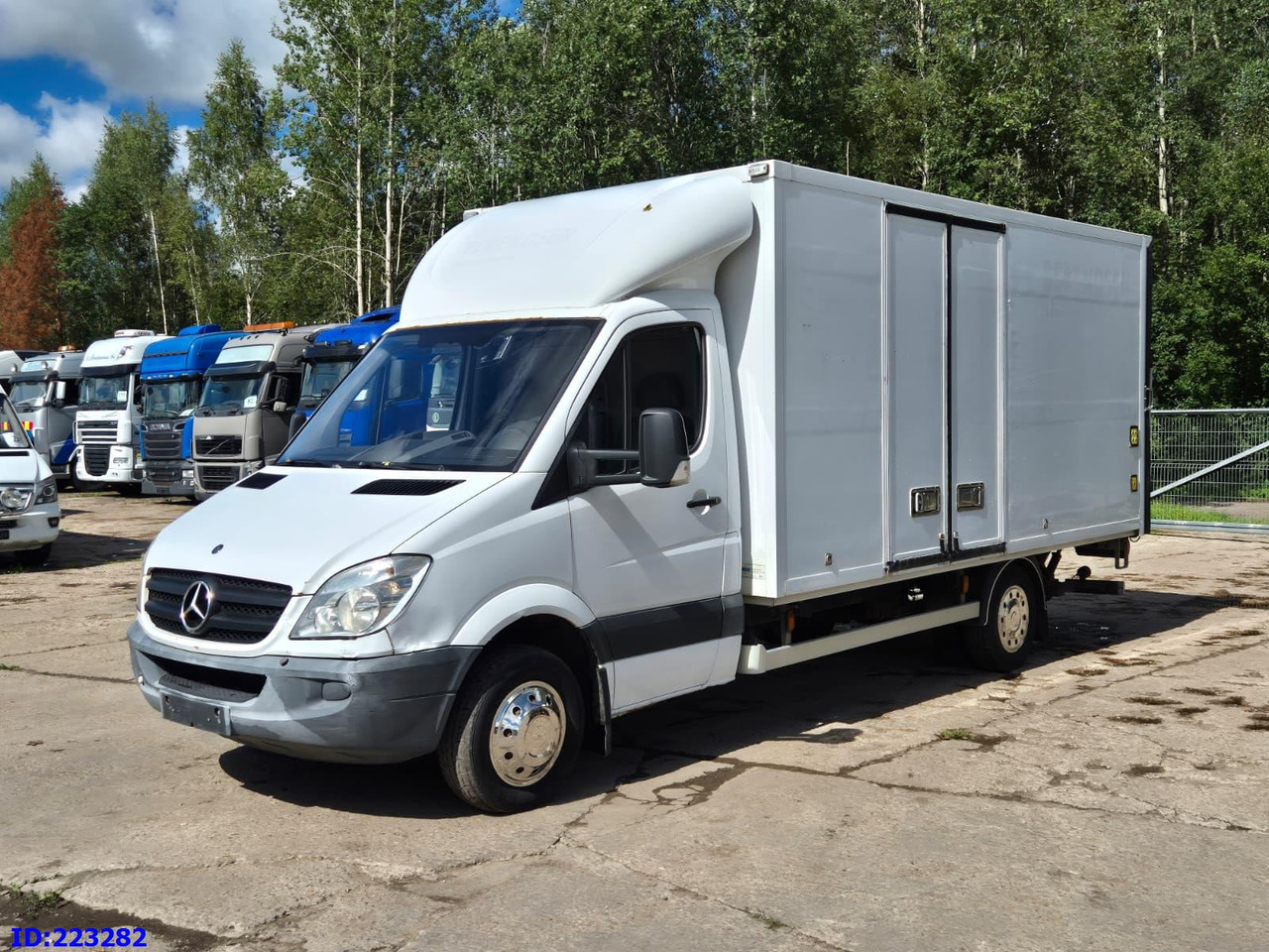 MERCEDES-BENZ Sprinter 516 SUPER - Фургон с закрытым кузовом: фото 1 MERCEDES-BENZ Sprinter 516 SUPER - Фургон с закрытым кузовом: фото 1