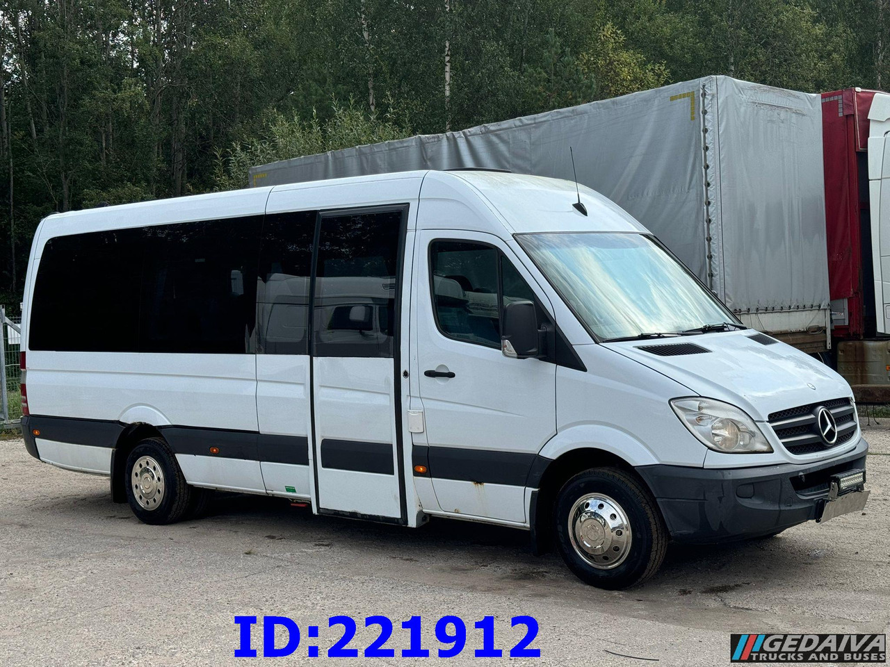 MERCEDES-BENZ Sprinter 518 VIP 17-Place - Туристический автобус: фото 4 MERCEDES-BENZ Sprinter 518 VIP 17-Place - Туристический автобус: фото 4