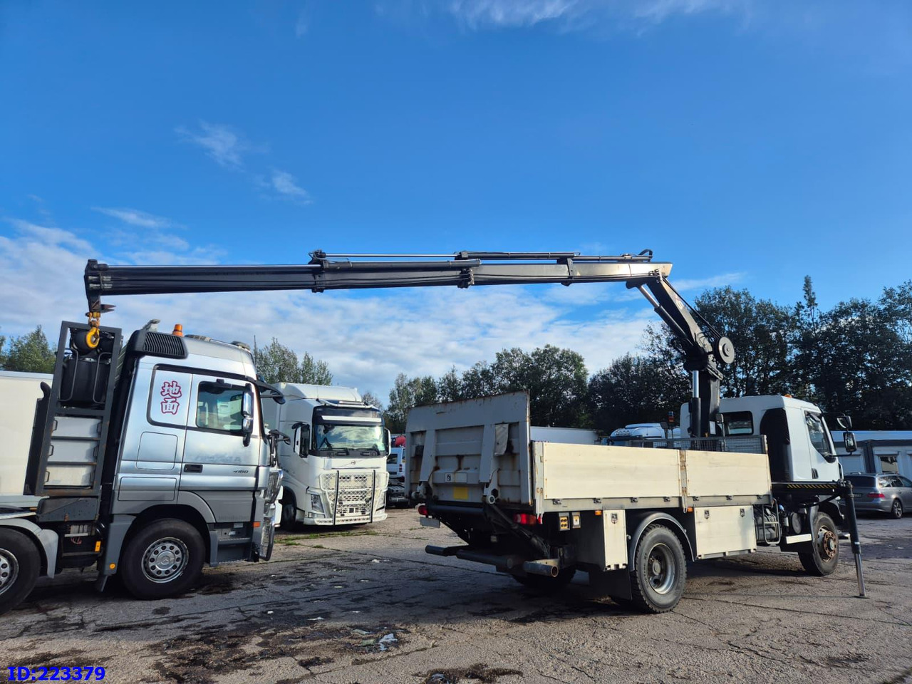 RENAULT Midlum 240.16 4x4 + HIAB 122 E-3 HIDUO - Грузовик бортовой/ Платформа: фото 5 RENAULT Midlum 240.16 4x4 + HIAB 122 E-3 HIDUO - Грузовик бортовой/ Платформа: фото 5