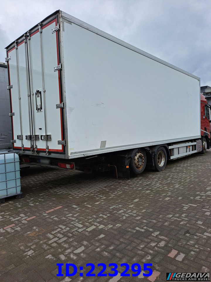 RENAULT T 6x2 Euro 6 Refrigerated + Carrier Supra - Рефрижератор: фото 4 RENAULT T 6x2 Euro 6 Refrigerated + Carrier Supra - Рефрижератор: фото 4