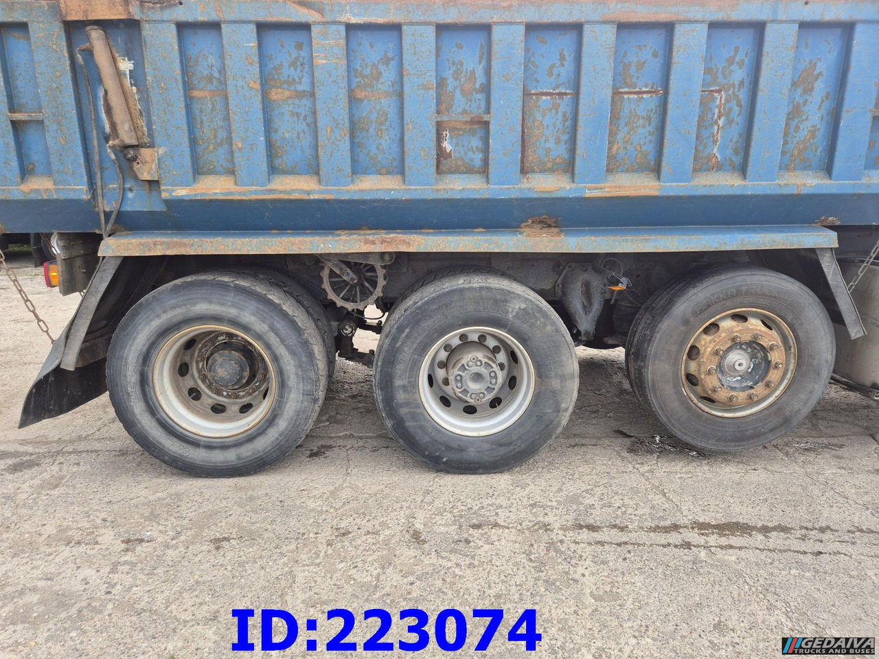 SCANIA 124 8x2 - Manual - Full steel - Самосвал: фото 5 SCANIA 124 8x2 - Manual - Full steel - Самосвал: фото 5