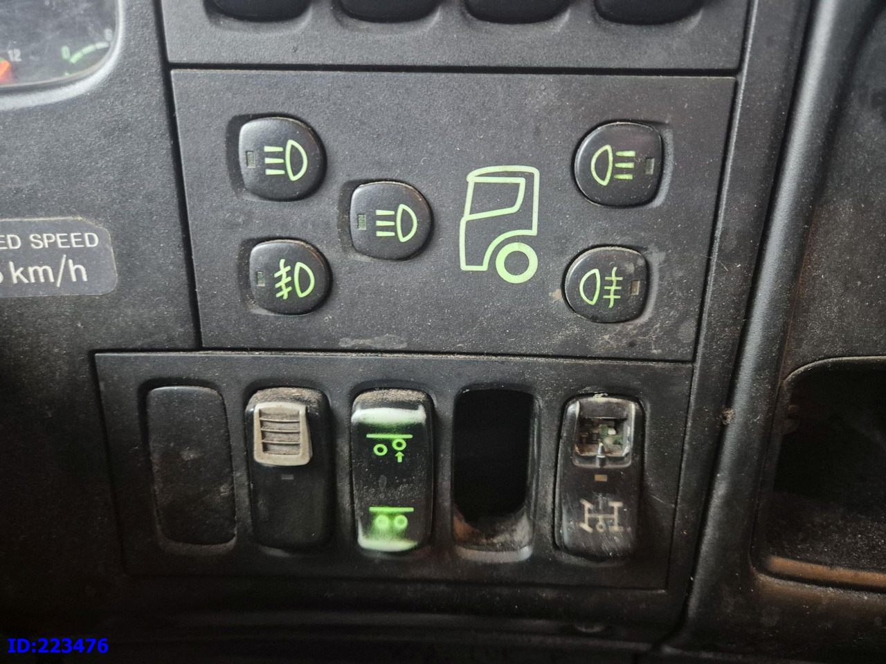 Тягач SCANIA R420 6x2 Manual 10 tires: фото 11 Тягач SCANIA R420 6x2 Manual 10 tires: фото 11