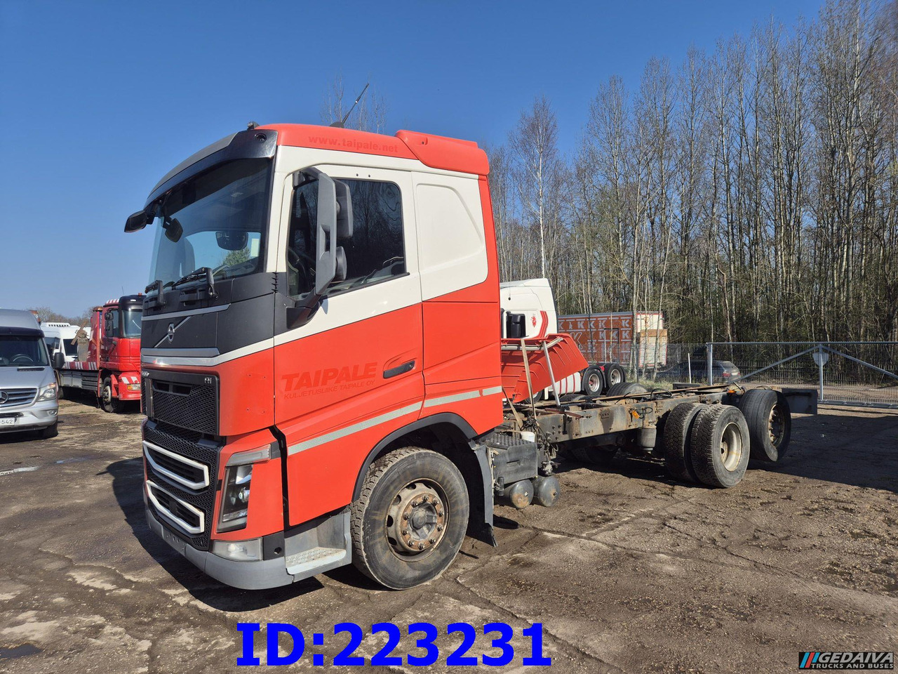 VOLVO FH13 540HP 6X2 Euro6 - Грузовик-шасси: фото 1 VOLVO FH13 540HP 6X2 Euro6 - Грузовик-шасси: фото 1