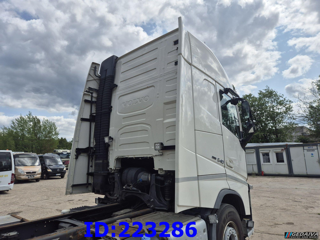 VOLVO FH13 540HP 6x2 (10 tyre) Euro6 - Грузовик-шасси: фото 4 VOLVO FH13 540HP 6x2 (10 tyre) Euro6 - Грузовик-шасси: фото 4