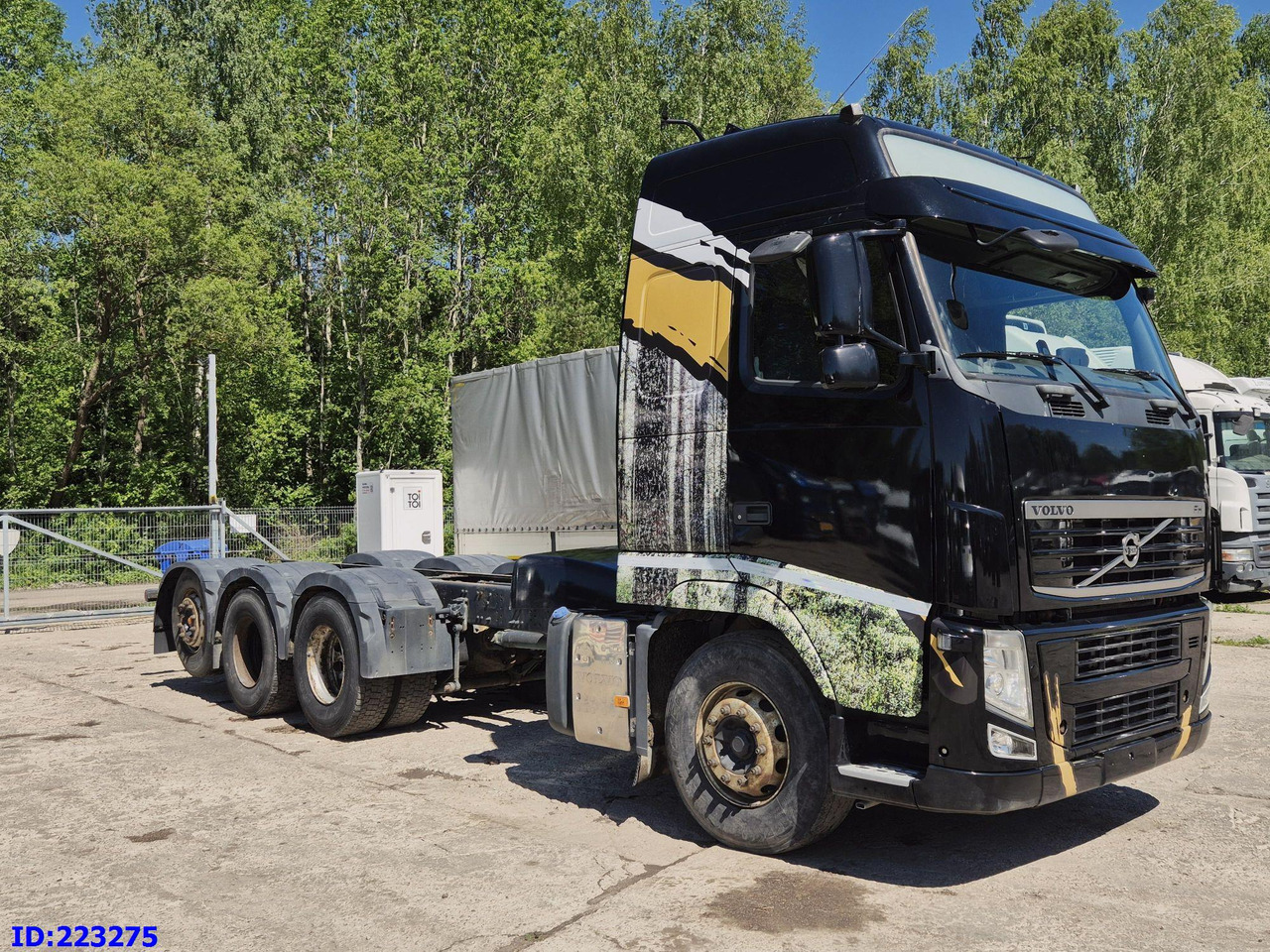 VOLVO FH13 540HP 8X4 (Steering axle) RETARDER - Грузовик-шасси: фото 4 VOLVO FH13 540HP 8X4 (Steering axle) RETARDER - Грузовик-шасси: фото 4