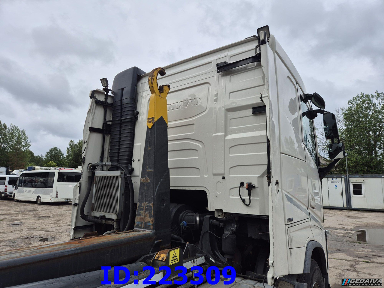VOLVO FH13 540HP 8x2 Hook lift (2axles steering - 2 axles lifting) - Крюковой мультилифт: фото 5 VOLVO FH13 540HP 8x2 Hook lift (2axles steering - 2 axles lifting) - Крюковой мультилифт: фото 5