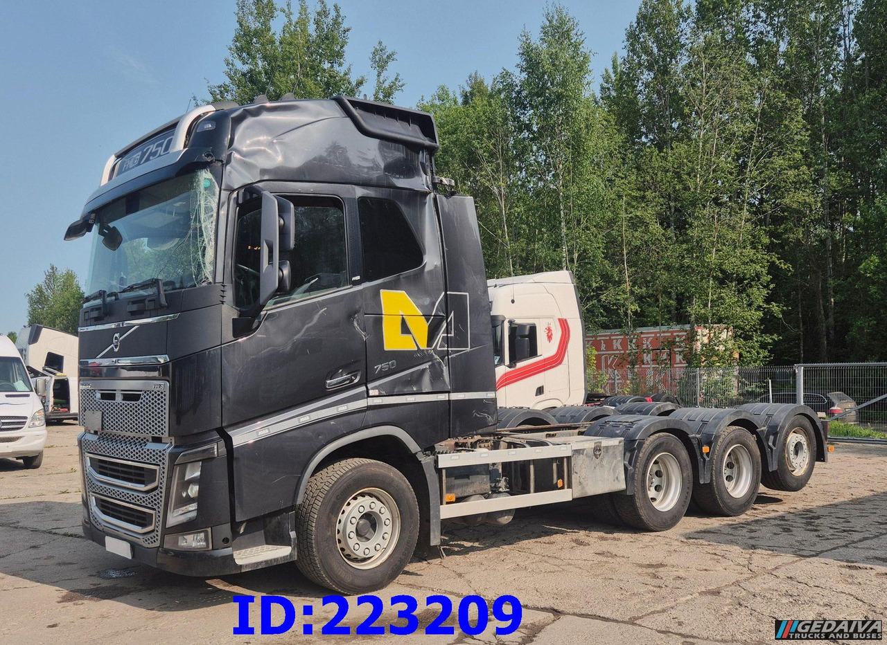 VOLVO FH16 750HP 8x4 Steering axle - Грузовик-шасси: фото 4 VOLVO FH16 750HP 8x4 Steering axle - Грузовик-шасси: фото 4