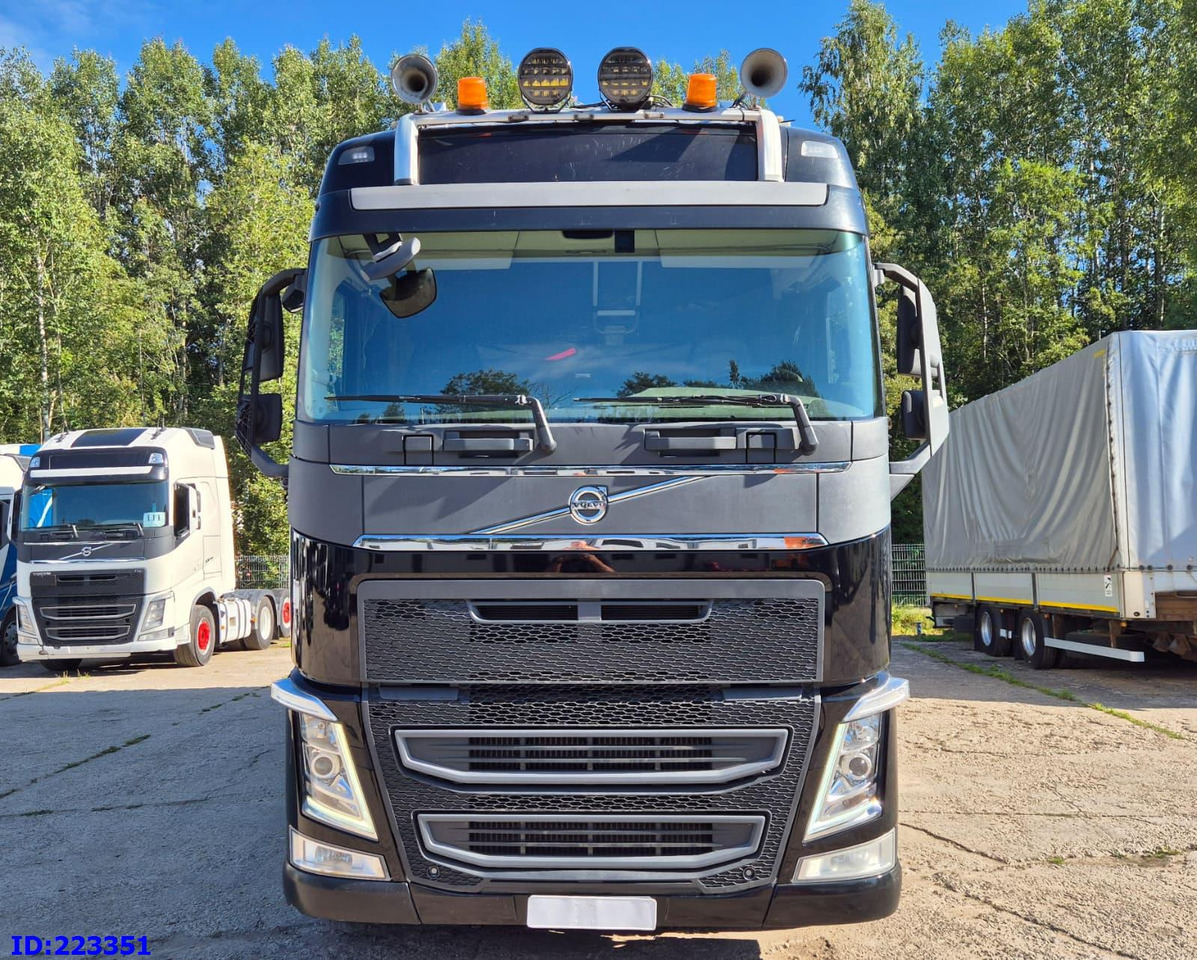 VOLVO FH16 750HP - 8x4-Steering axle - Тентованный грузовик: фото 2 VOLVO FH16 750HP - 8x4-Steering axle - Тентованный грузовик: фото 2