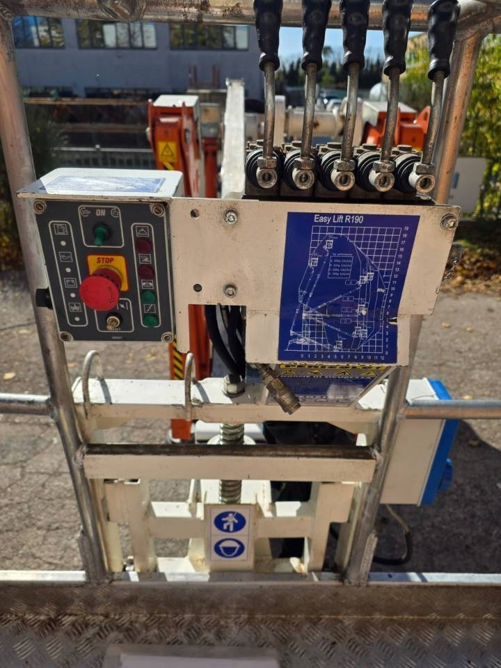 Подъёмник EasyLift R 190: фото 12 Подъёмник EasyLift R 190: фото 12