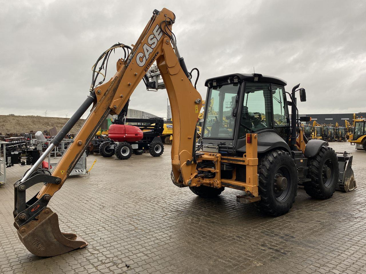 Case 695 ST - Экскаватор-погрузчик: фото 4 Case 695 ST - Экскаватор-погрузчик: фото 4