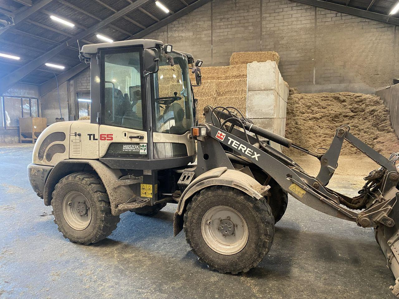 Terex TL65 - Компактный фронтальный погрузчик: фото 1 Terex TL65 - Компактный фронтальный погрузчик: фото 1