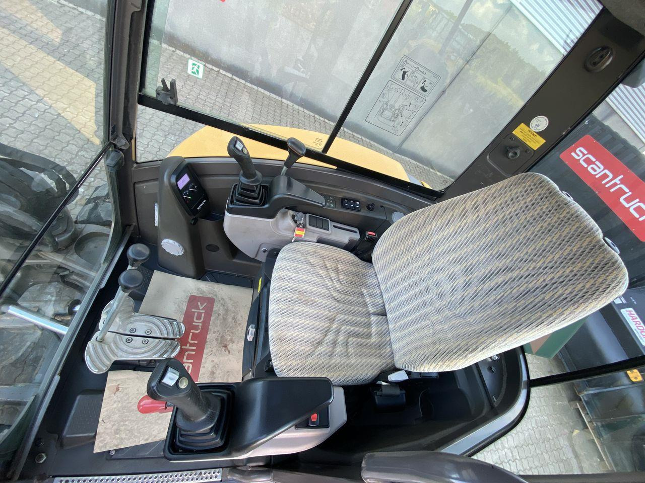 Volvo ECR50 - Мини-экскаватор: фото 3 Volvo ECR50 - Мини-экскаватор: фото 3