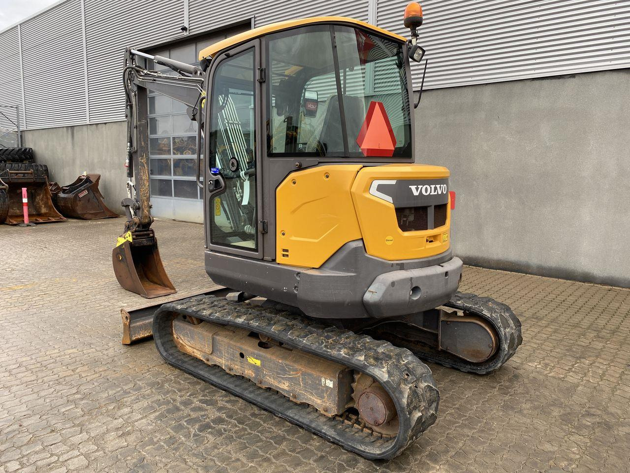 Volvo ECR50 - Мини-экскаватор: фото 2 Volvo ECR50 - Мини-экскаватор: фото 2