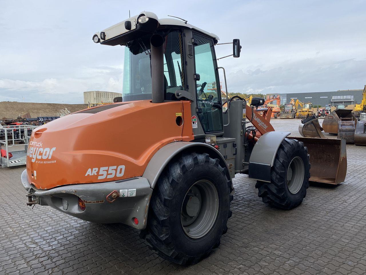 Weycor AR550 HS - Компактный фронтальный погрузчик: фото 4 Weycor AR550 HS - Компактный фронтальный погрузчик: фото 4