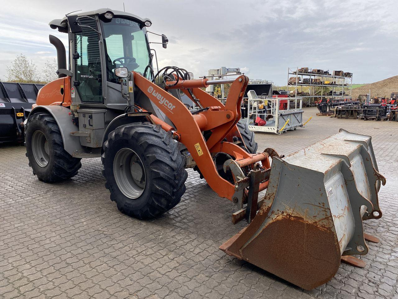 Weycor AR550 HS - Компактный фронтальный погрузчик: фото 5 Weycor AR550 HS - Компактный фронтальный погрузчик: фото 5