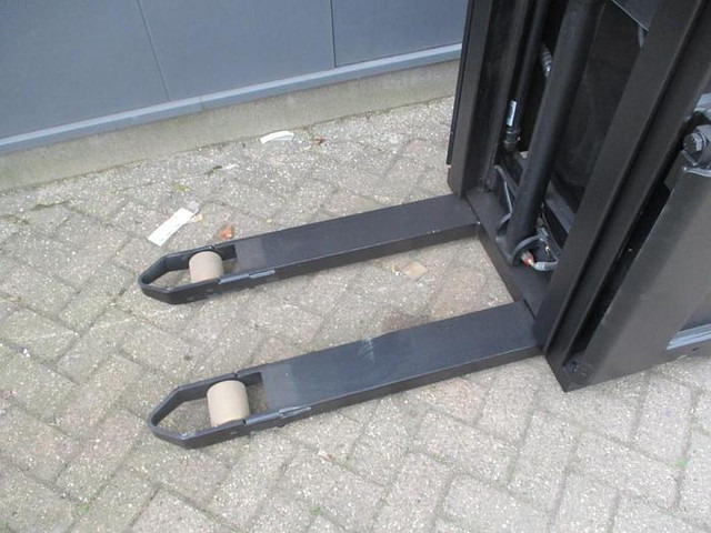 Штабелер BT SWE 120: фото 8