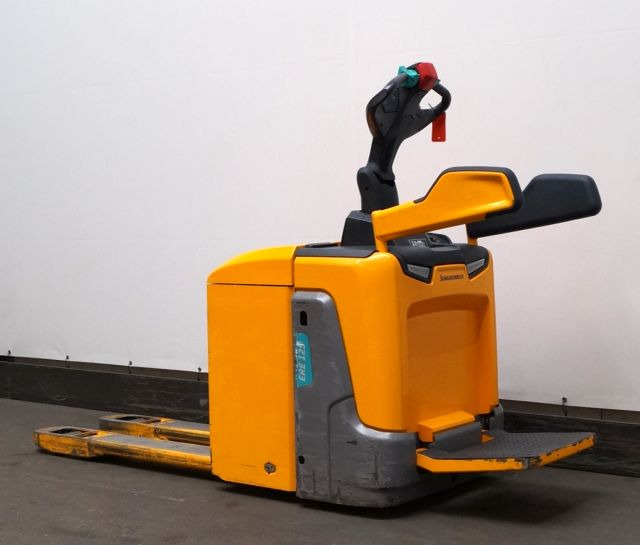 Jungheinrich ERE125 - Тележка: фото 2 Jungheinrich ERE125 - Тележка: фото 2