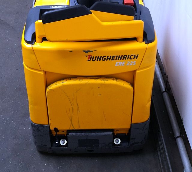 Jungheinrich ERE225 - Тележка: фото 4 Jungheinrich ERE225 - Тележка: фото 4